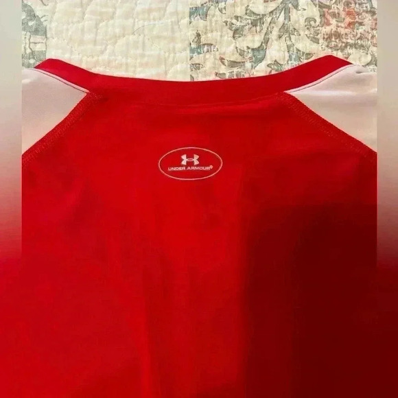 Under Armour Boys Tank Top Size XL. Measurements in pictures. EUC - Picture 7 of 8